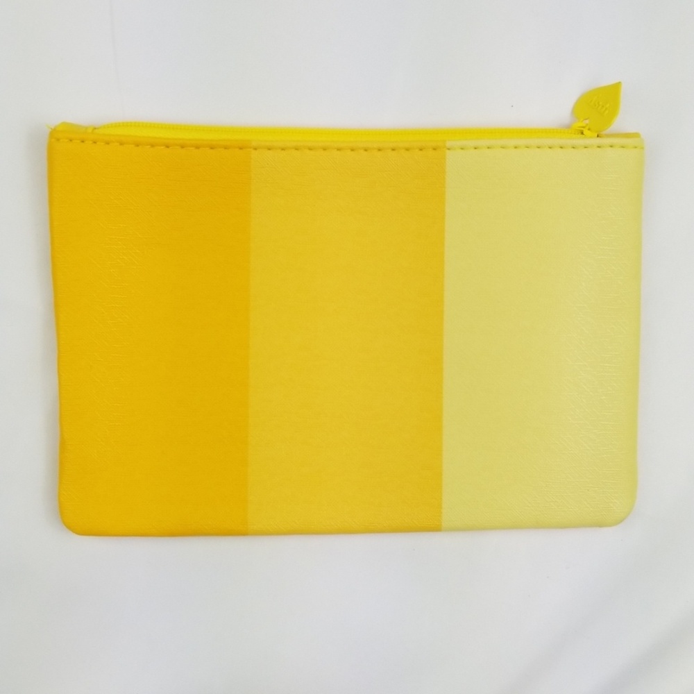 🍓 Ipsy Obre Costmetic Bag/ Case